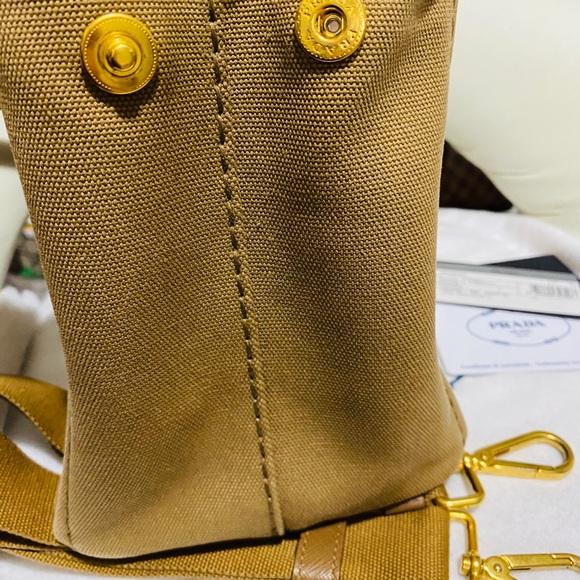 Pre-love Prada Canapa (SOLD) - Picture 8 of 10